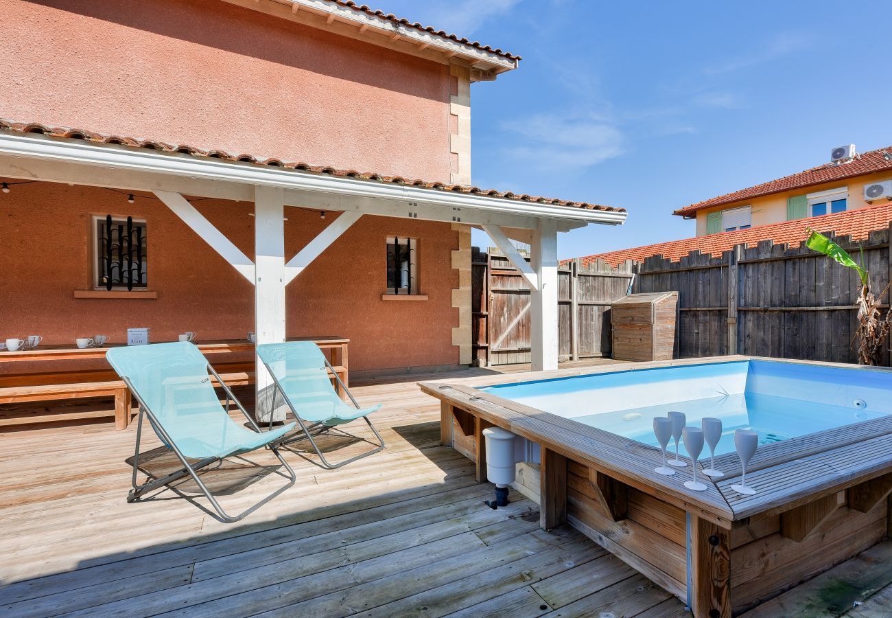 Casa en Arès - 950m de la playa - Casa para 10 con piscina