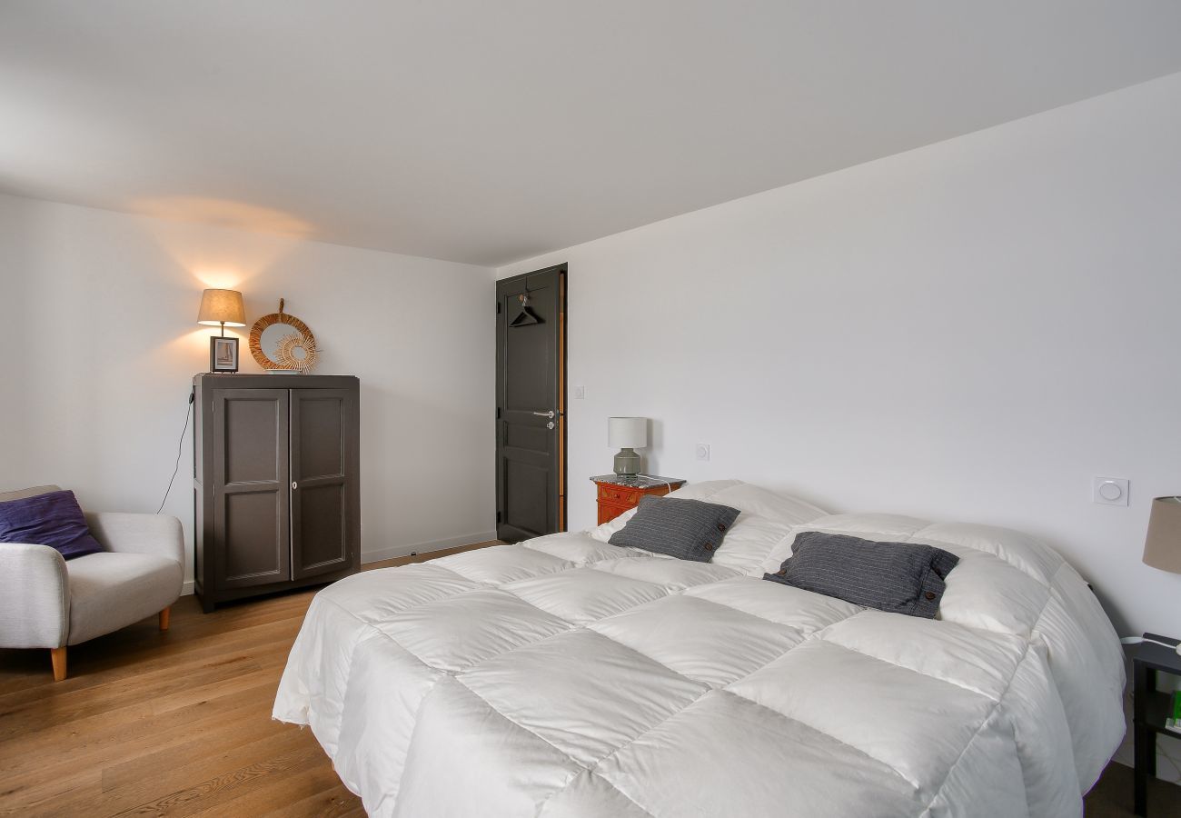 Casa en La Ville-ès-Nonais - Vista excepcional - Acceso privado frente al mar