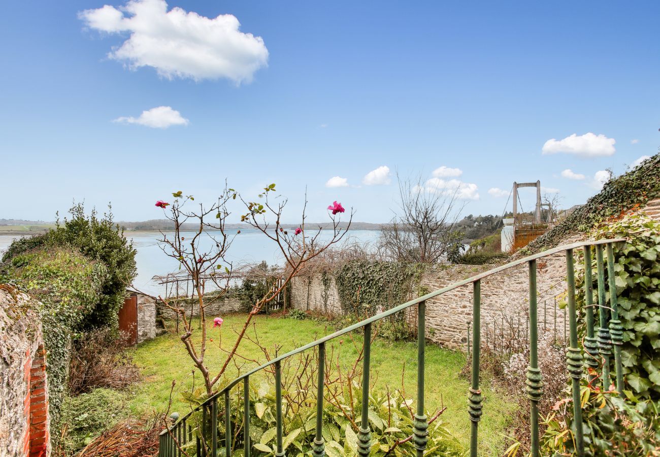 Casa en La Ville-ès-Nonais - Vista excepcional - Acceso privado frente al mar