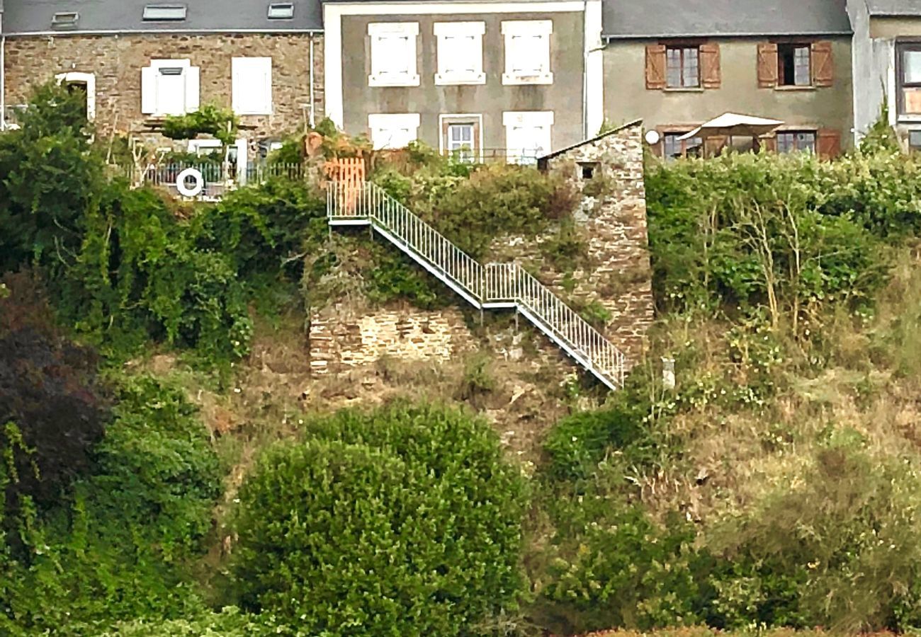 Casa en La Ville-ès-Nonais - Vista excepcional - Acceso privado frente al mar