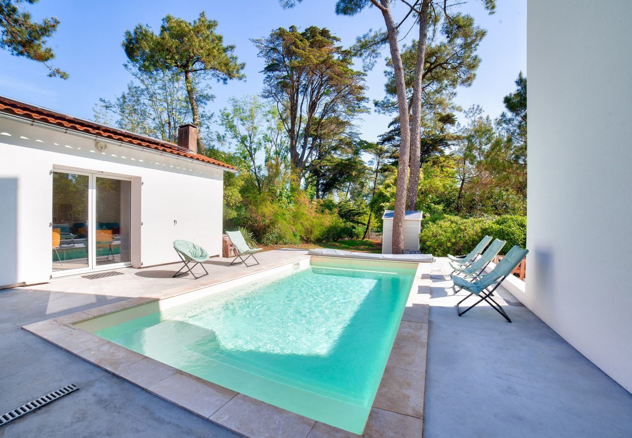 Casa en L'Aiguillon-la-Presqu'île - Piscina y acceso a una reserva natural