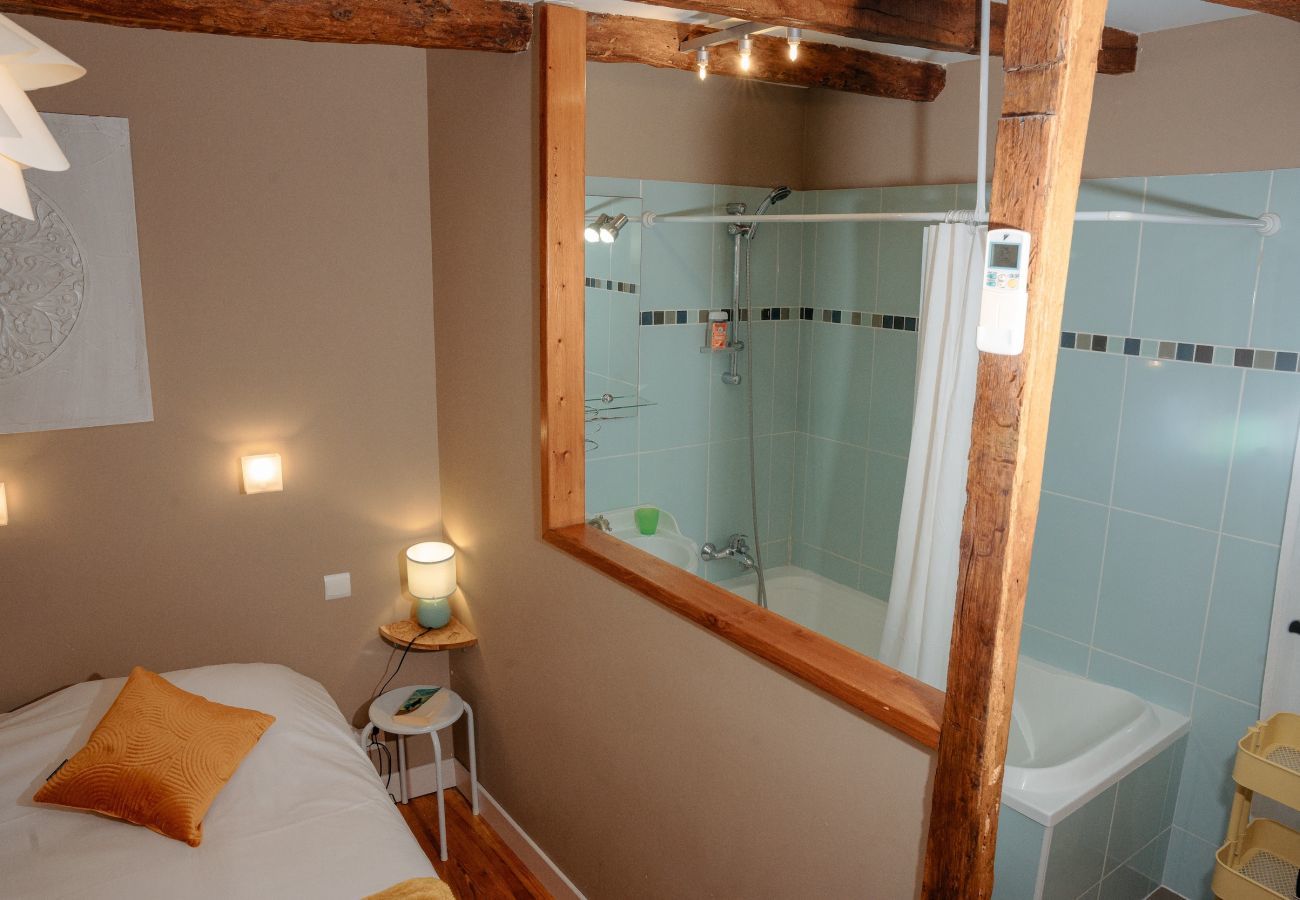 Casa en Coly - En el corazón del pueblo, casa para 8 con piscina