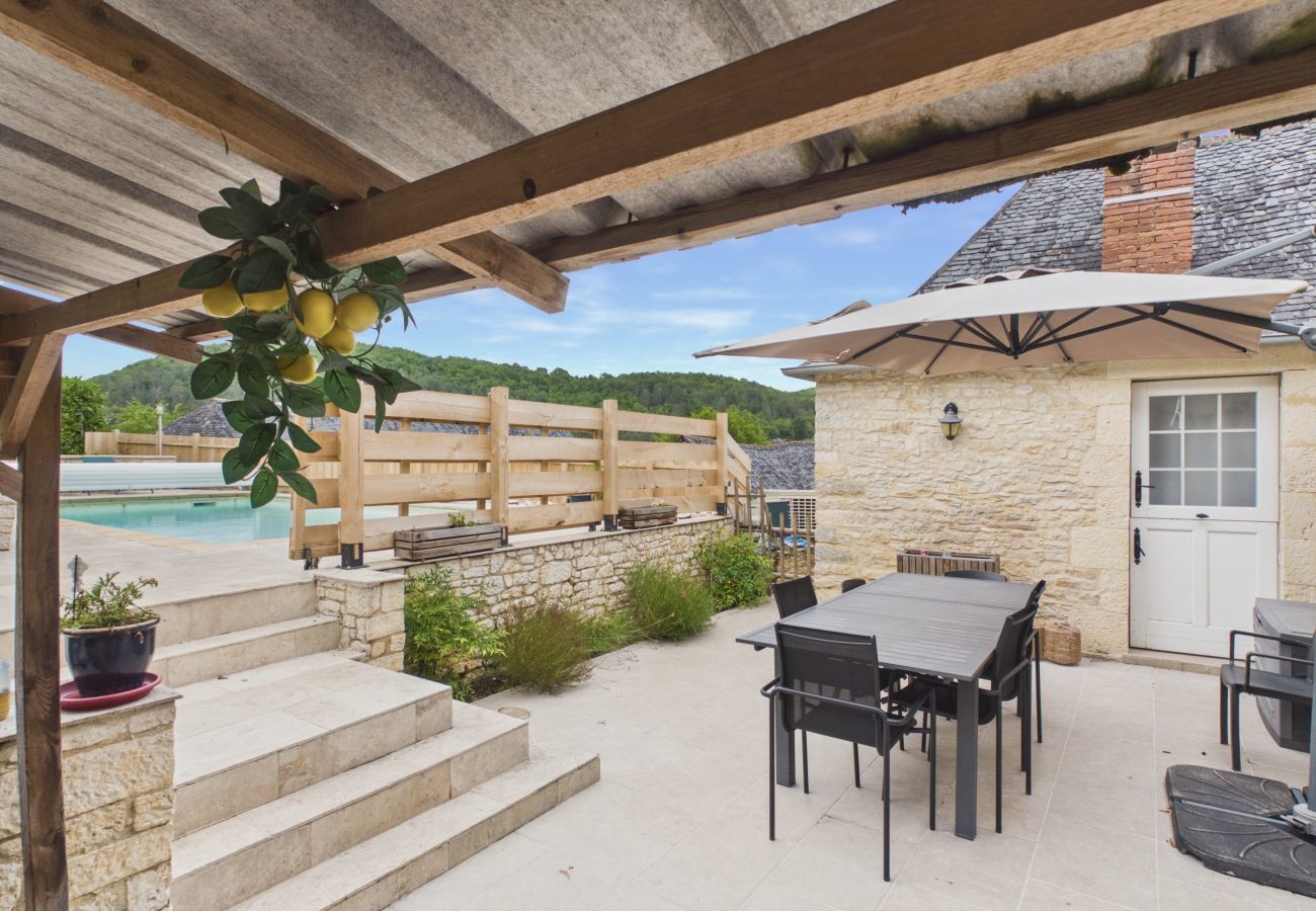 Casa en Coly - En el corazón del pueblo, casa para 8 con piscina