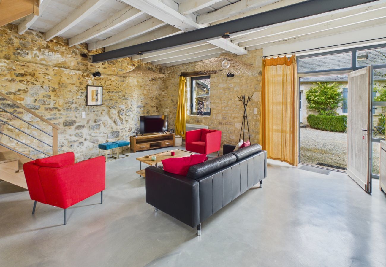 Casa en Coly - En el corazón del pueblo, casa para 8 con piscina