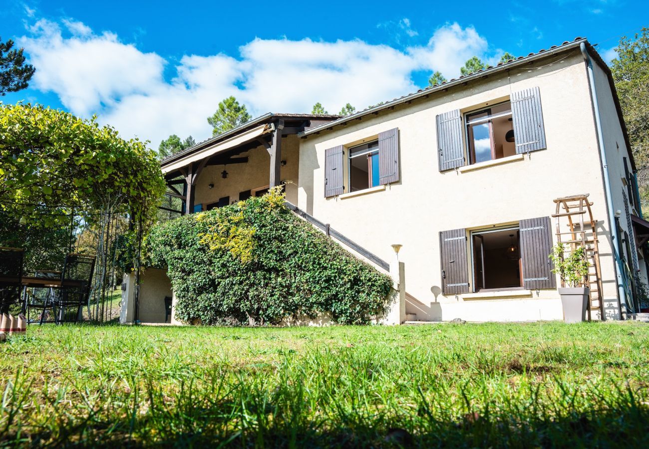 Casa en Auriac-du-Périgord - Finca para 8 personas con piscina