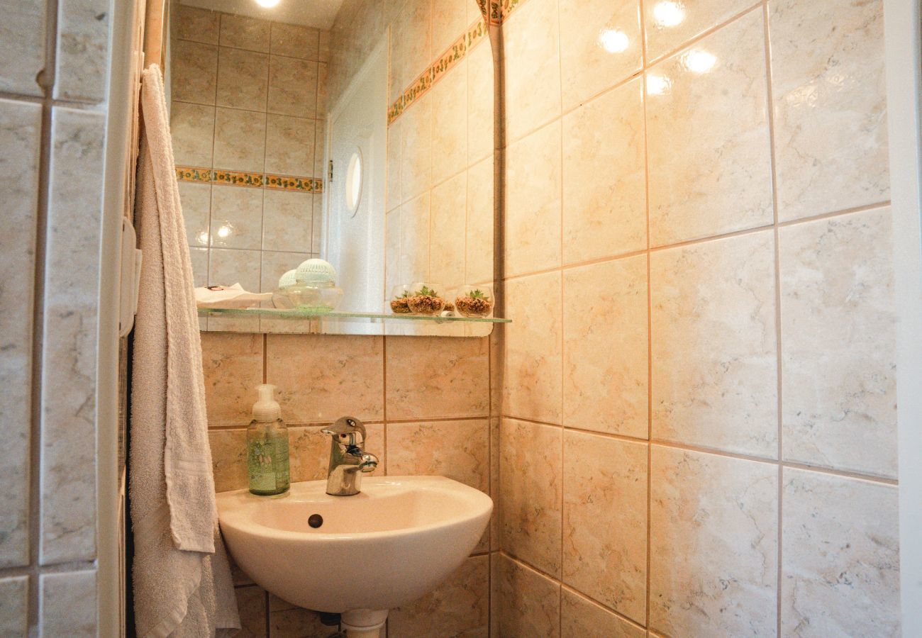 Casa en Auriac-du-Périgord - Finca para 8 personas con piscina