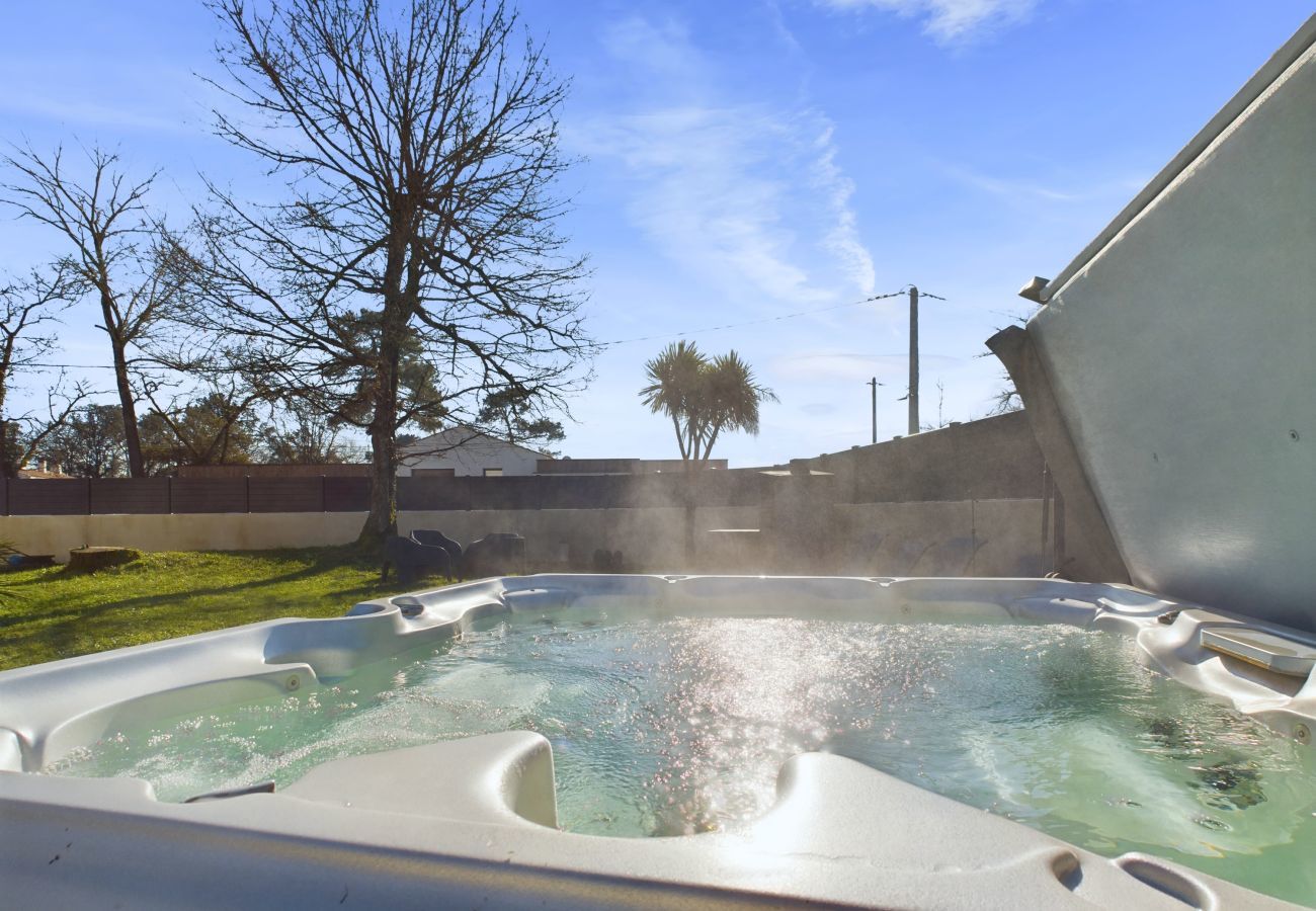 Casa en Saint-Hilaire-de-Riez - Casa con jardín y jacuzzi para 8 personas