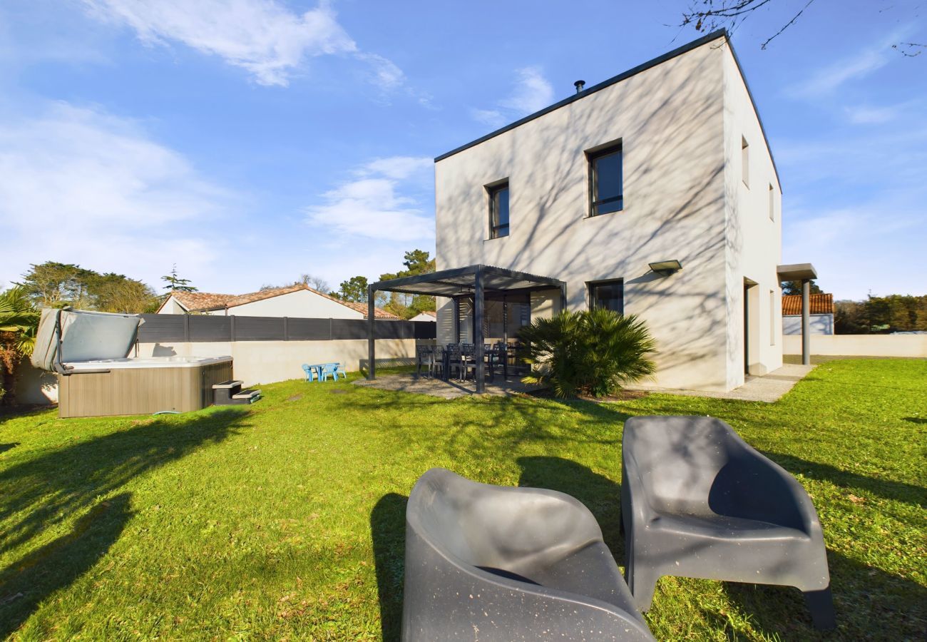 Casa en Saint-Hilaire-de-Riez - Casa con jardín y jacuzzi para 8 personas