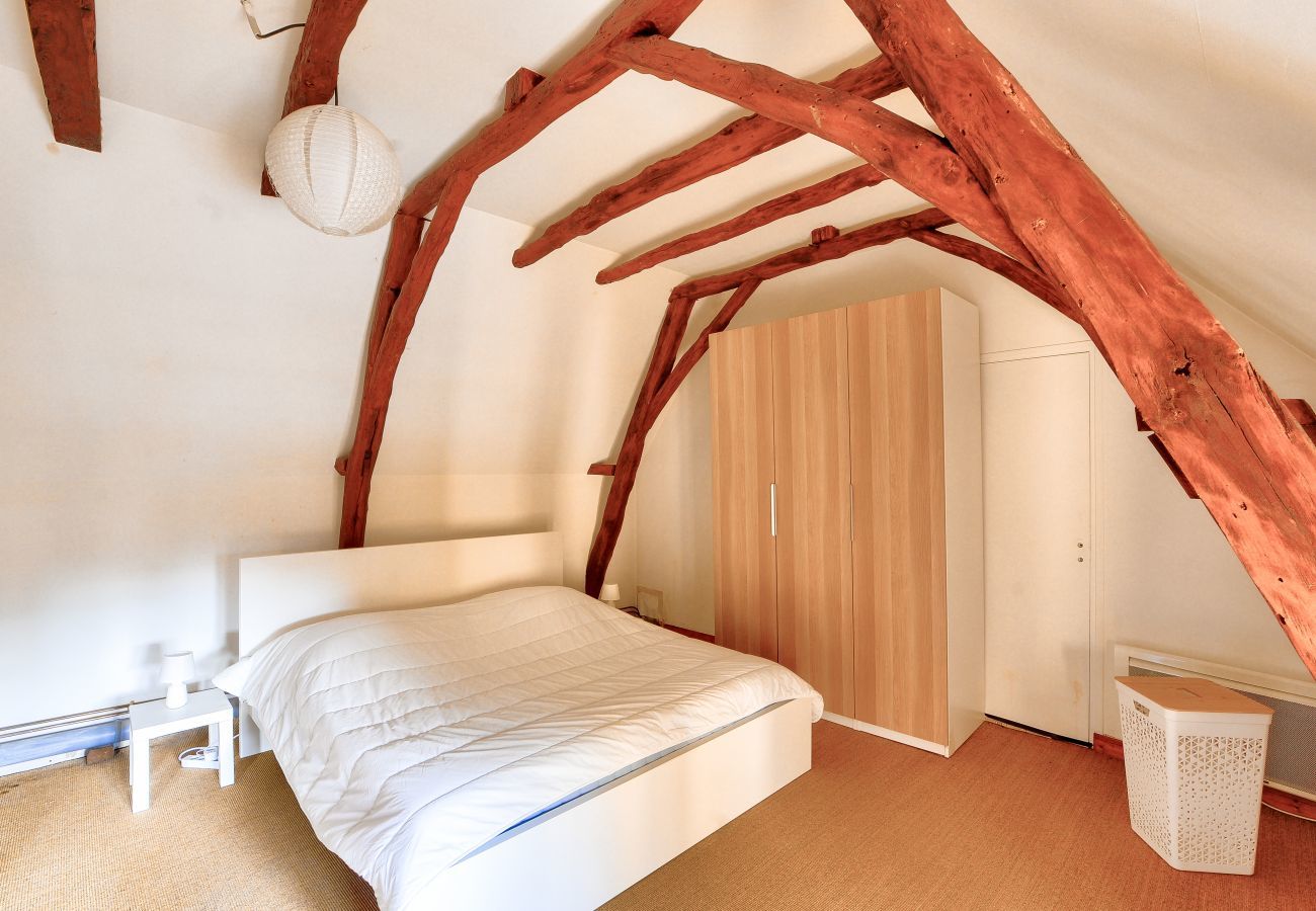 Casa en Montignac - Casa de piedra con piscina y terraza para 6