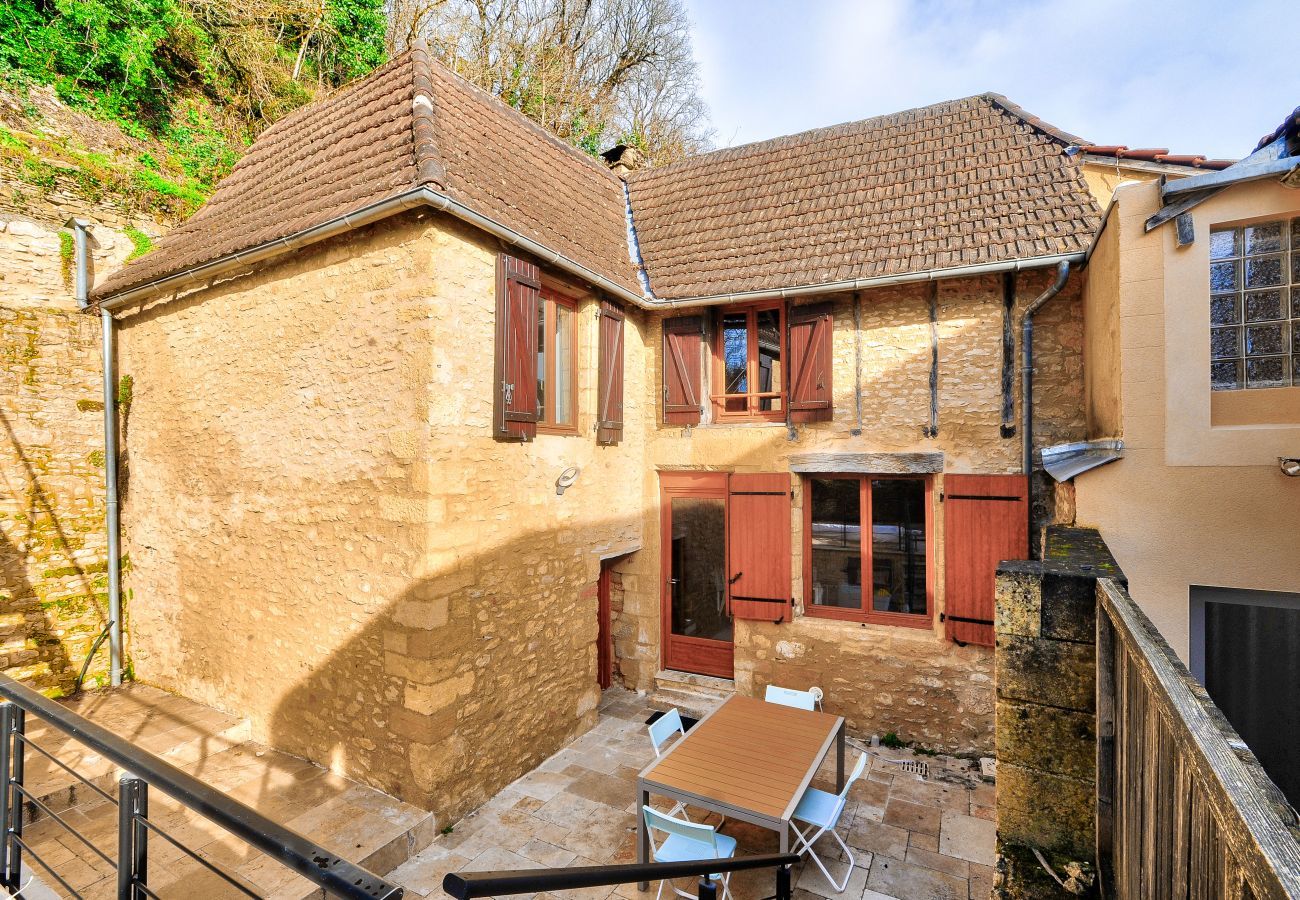 Casa en Montignac - Casa de piedra con piscina y terraza para 6