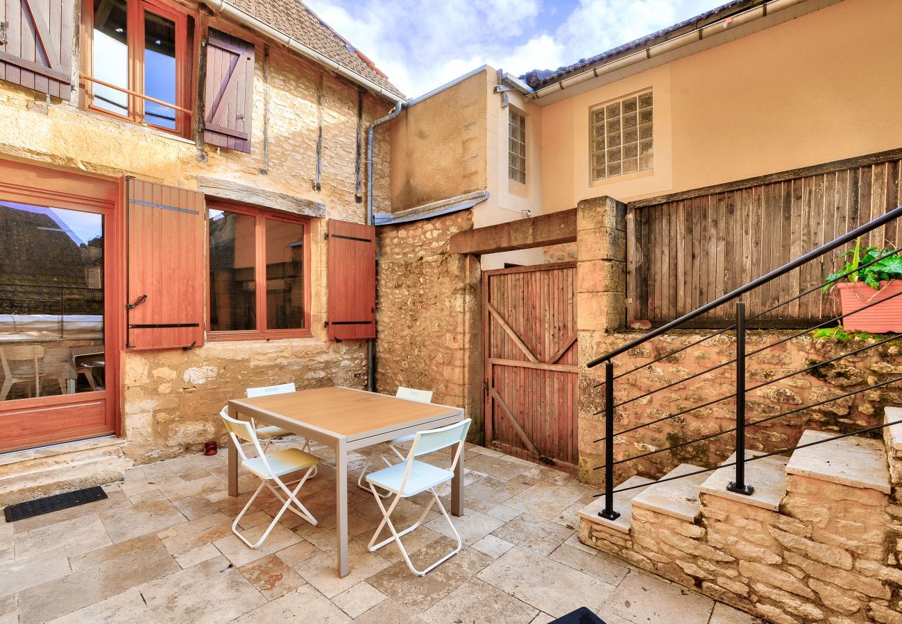 Casa en Montignac - Casa de piedra con piscina y terraza para 6