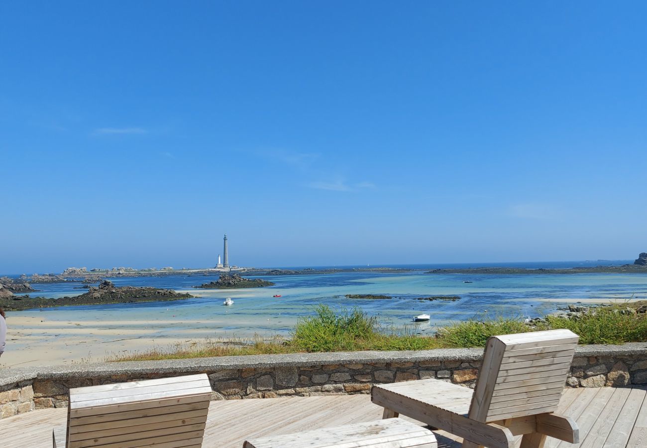 Casa en Plouguerneau - Casa de piedra con gran jardín para 4