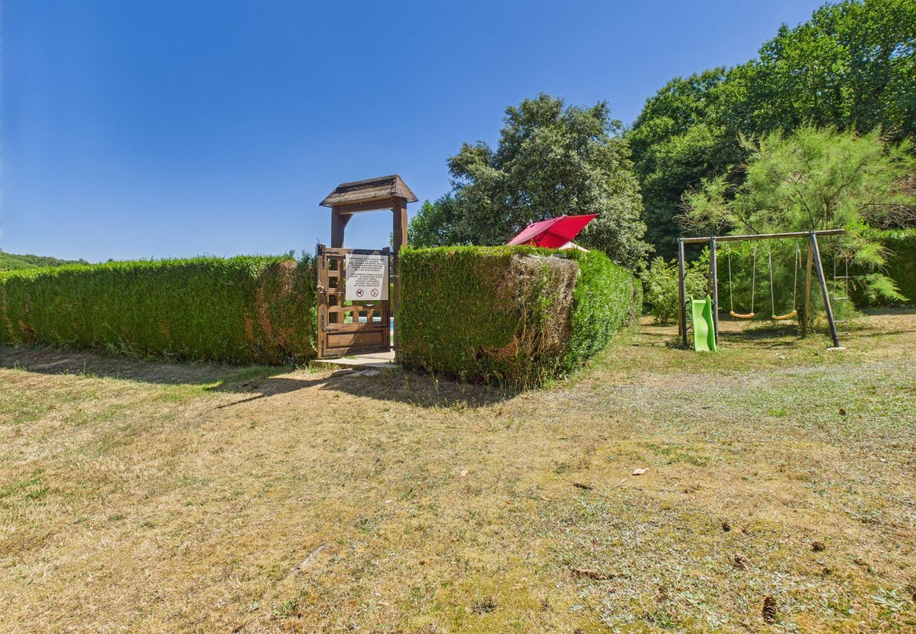 Casa en Saint-Crépin-et-Carlucet - Casa de campo para 6 con piscina y jardín
