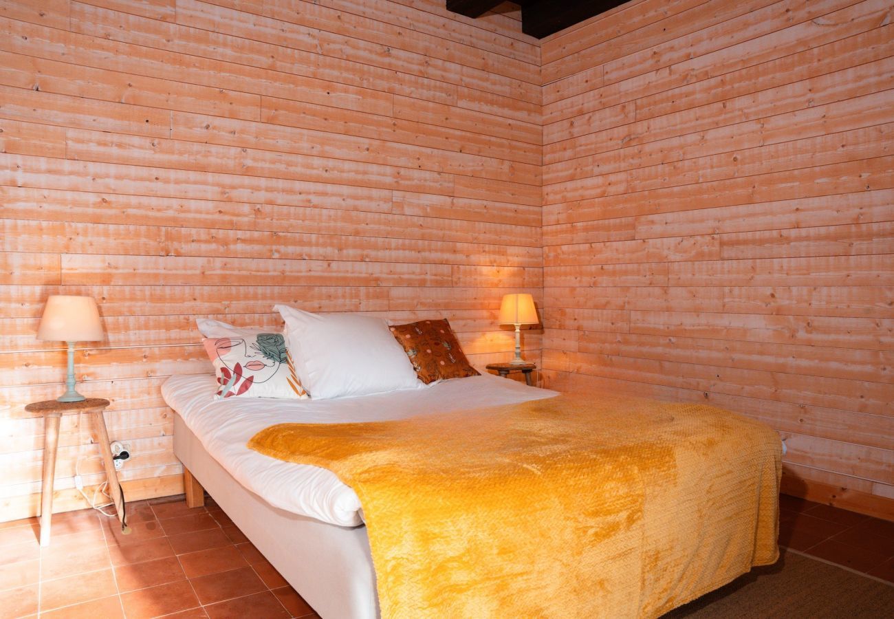 Casa en Saint-Léon-sur-Vézère - Hermosa casa con piscina climatizada para 6