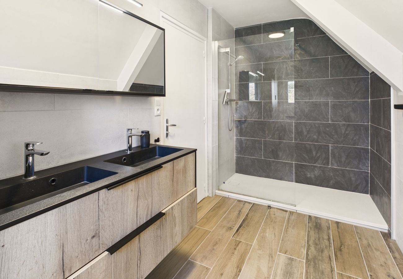 Casa en Concarneau - Casa moderna para 12, amplio jardín, terraza