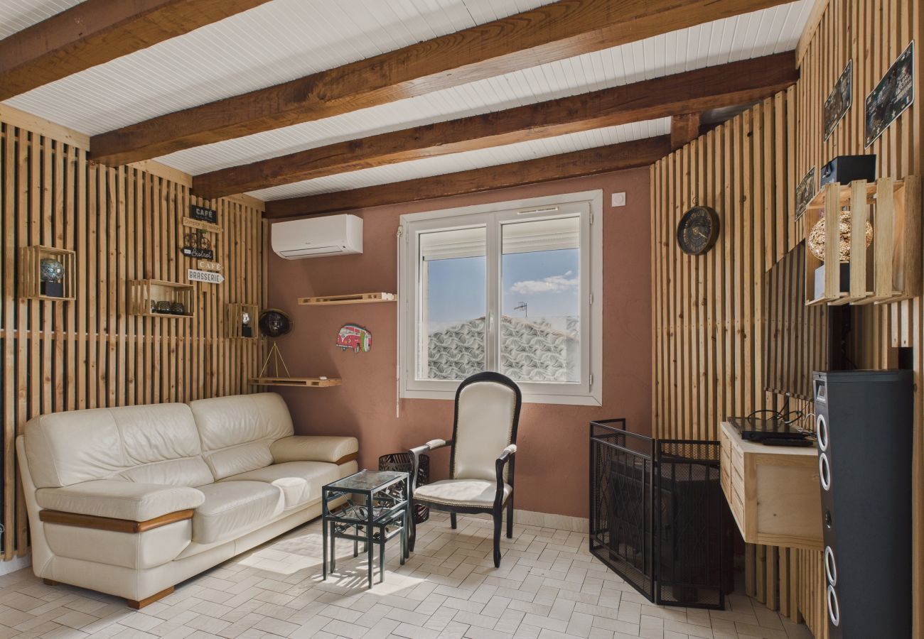 Casa en Le Bernard - Casa para 2 adultos y 2 niños con jardín