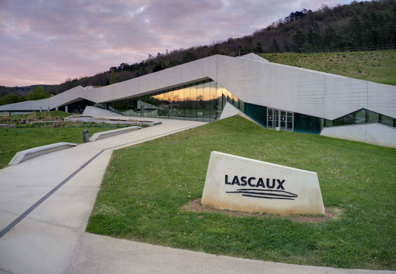 Casa en Montignac - Frente al río Vézère – Casa para 6 – Terraza