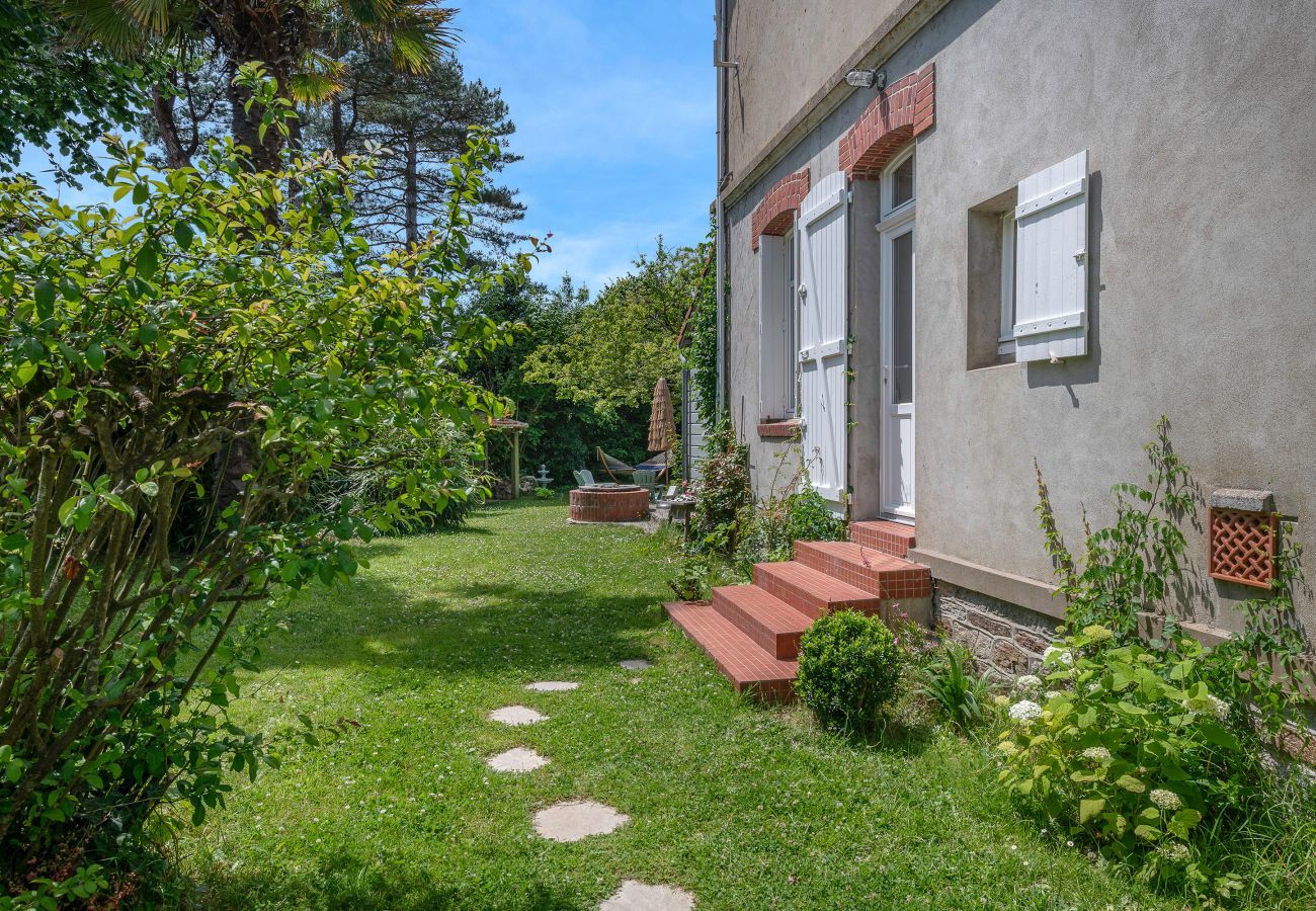 Villa en Saint-Michel-Chef-Chef - Villa con encanto a 250 m de la playa – 14 pax
