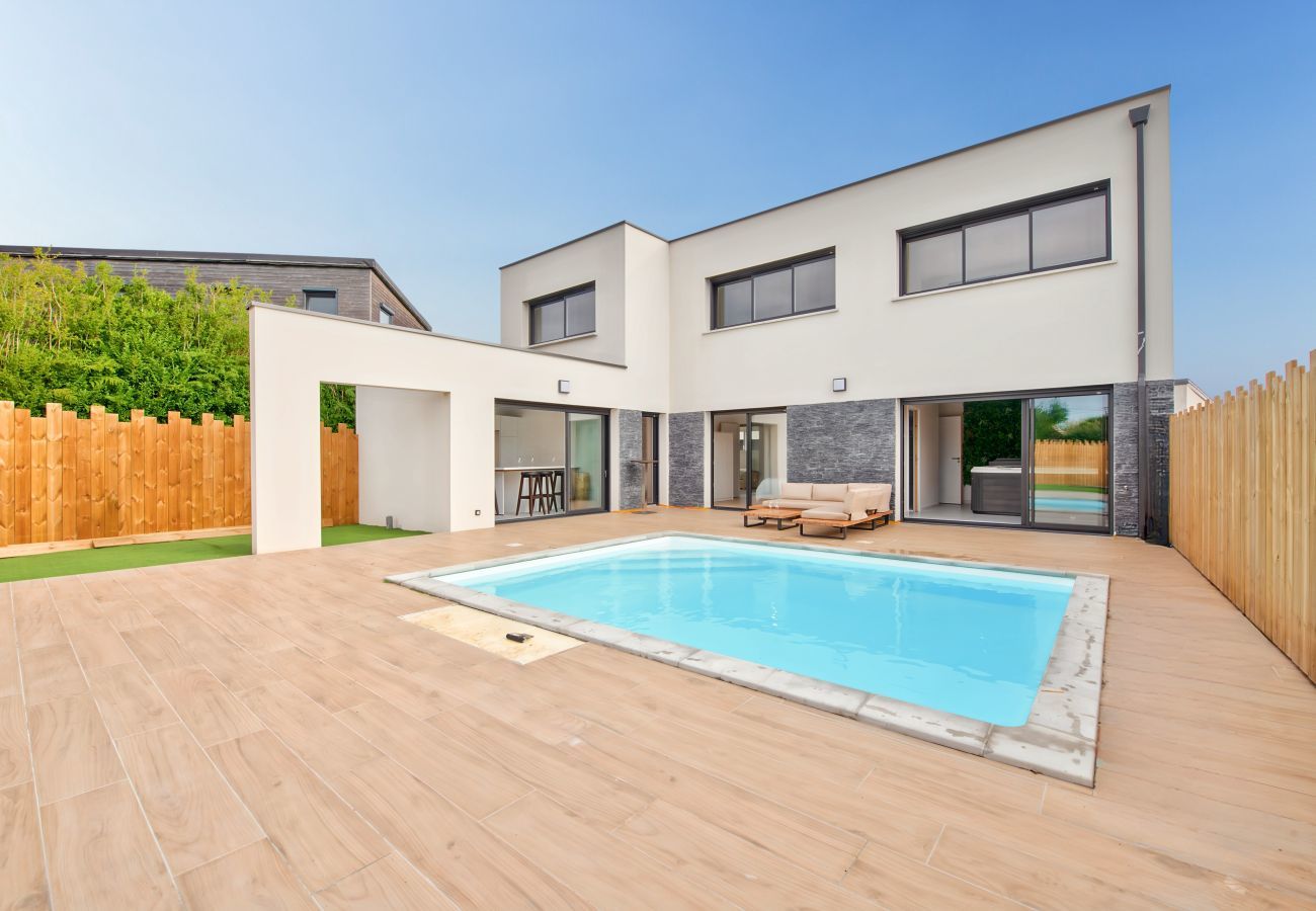 Casa en Plouguerneau - Villa para 9 - Piscina climatizada - Jacuzzi