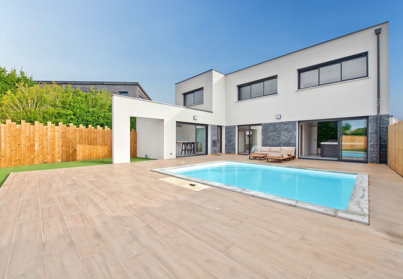 Casa en Plouguerneau - Villa para 9 - Piscina climatizada - Jacuzzi