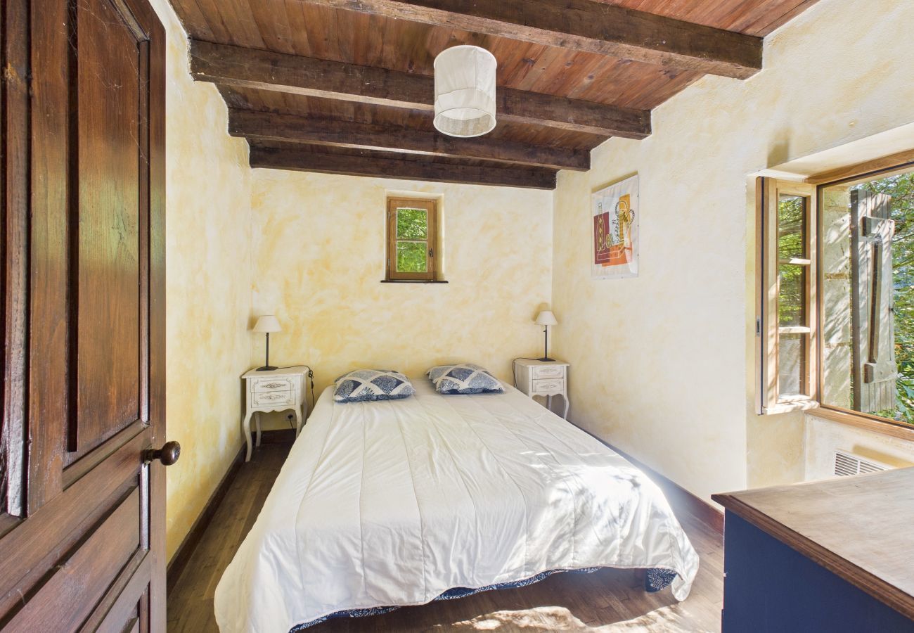 Casa en Saint-Léon-sur-Vézère - Bonita casa con piscina en una zona tranquila