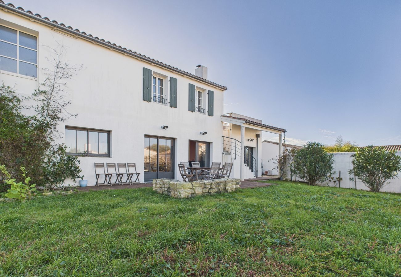 Casa en Saint-Clément-des-Baleines - 400m de la playa, jardín, casa para 8 personas
