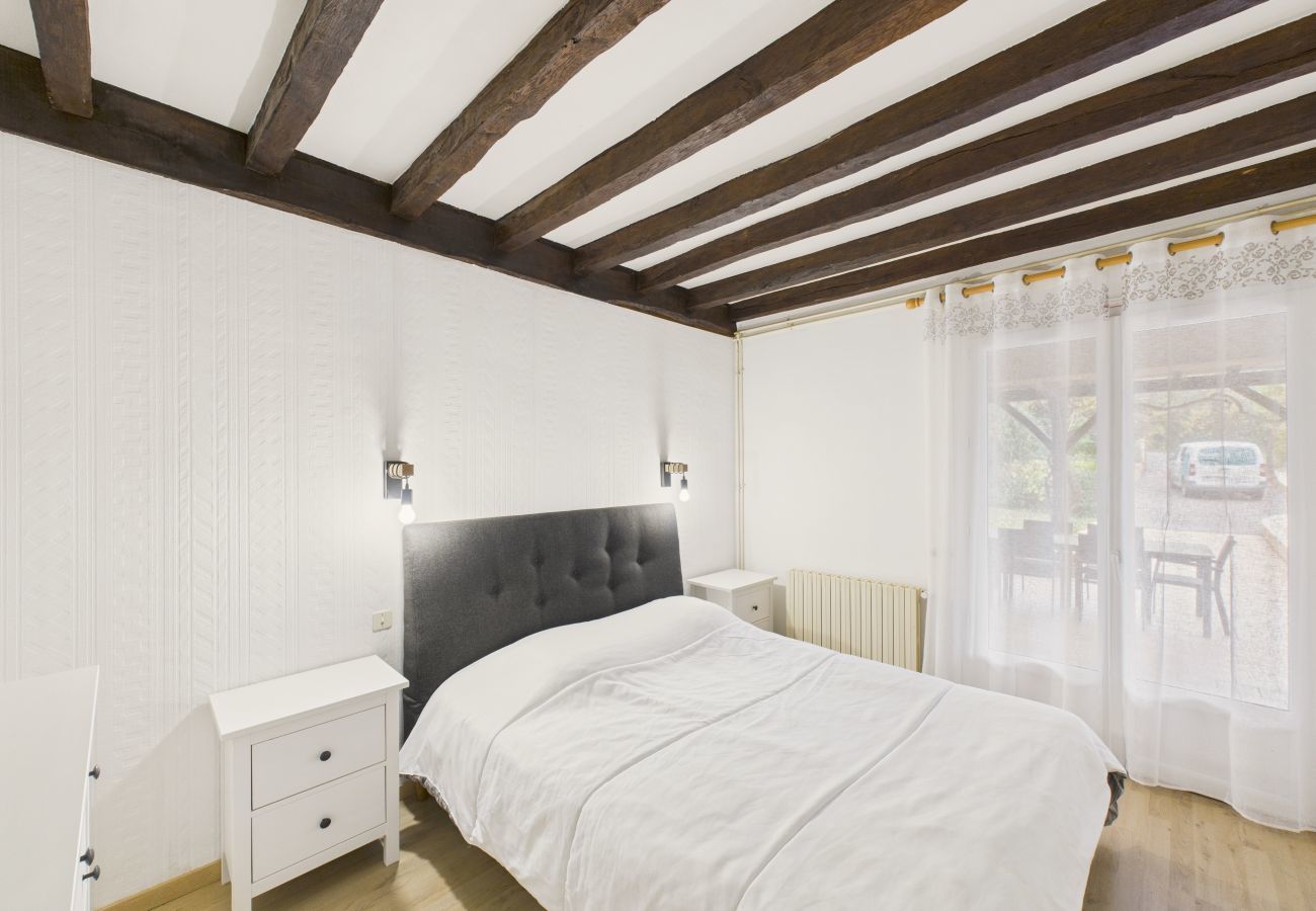 Casa en Sarlat-la-Canéda - Amplia Casa Familiar con Piscina para 12 Personas