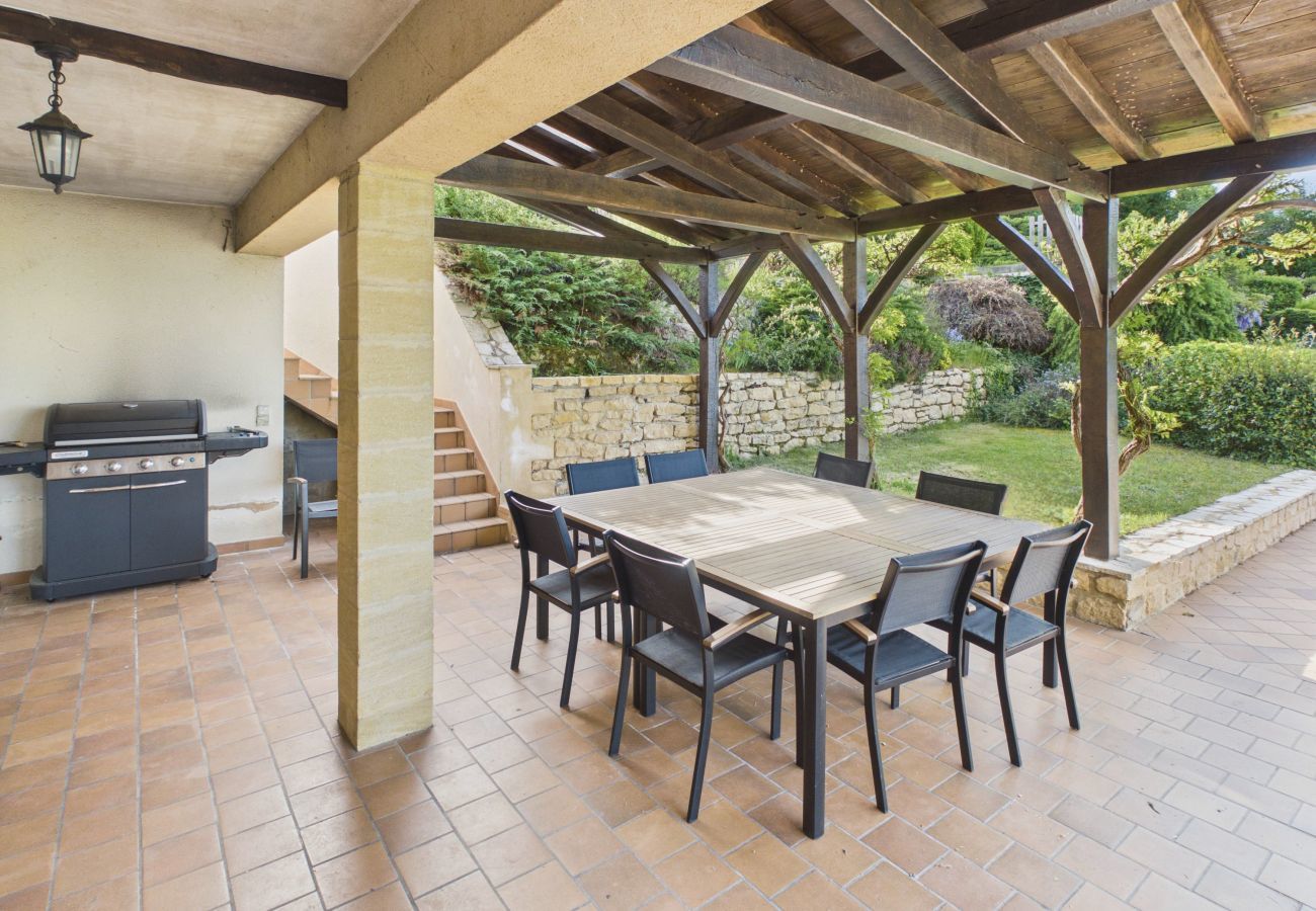 Casa en Sarlat-la-Canéda - Amplia Casa Familiar con Piscina para 12 Personas