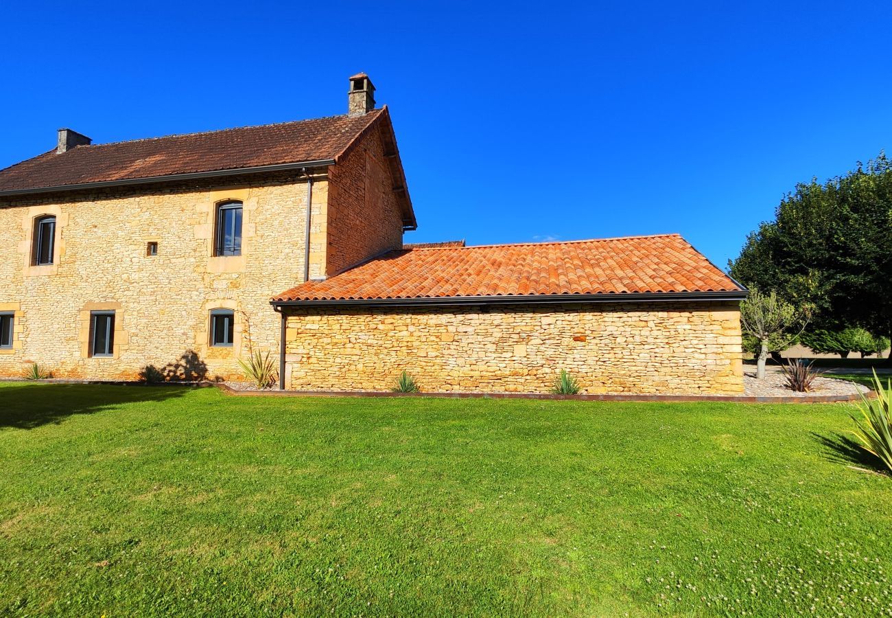 Casa en Saint-Crépin-et-Carlucet - Piscina compartida – Casa rural en el campo para 10