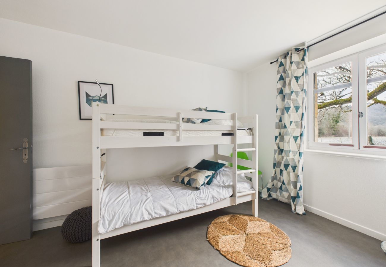 Casa en Montignac - Piscina climatizada y jacuzzi – 4 adultos, 4 niños