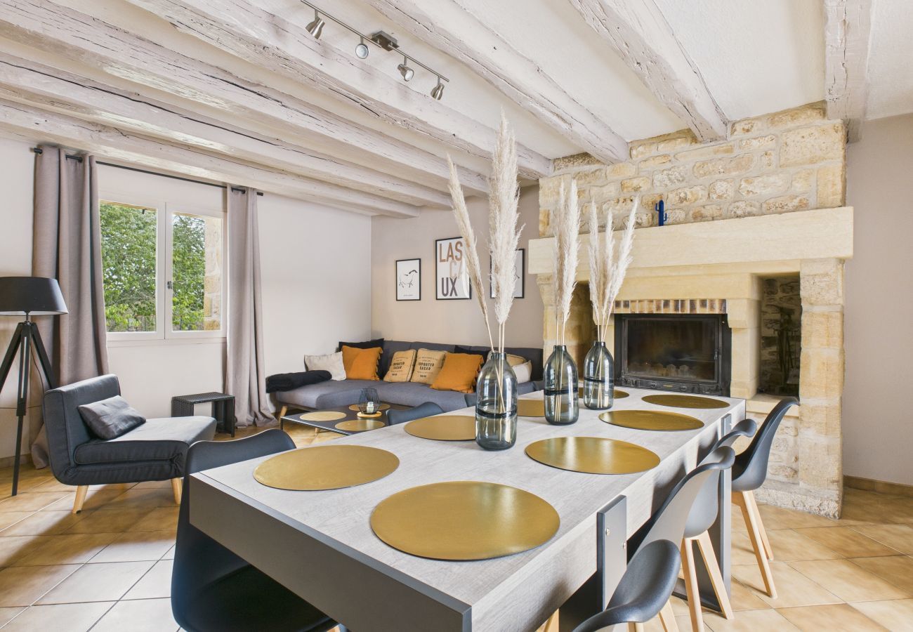 Casa en Montignac - Piscina climatizada y jacuzzi – 4 adultos, 4 niños