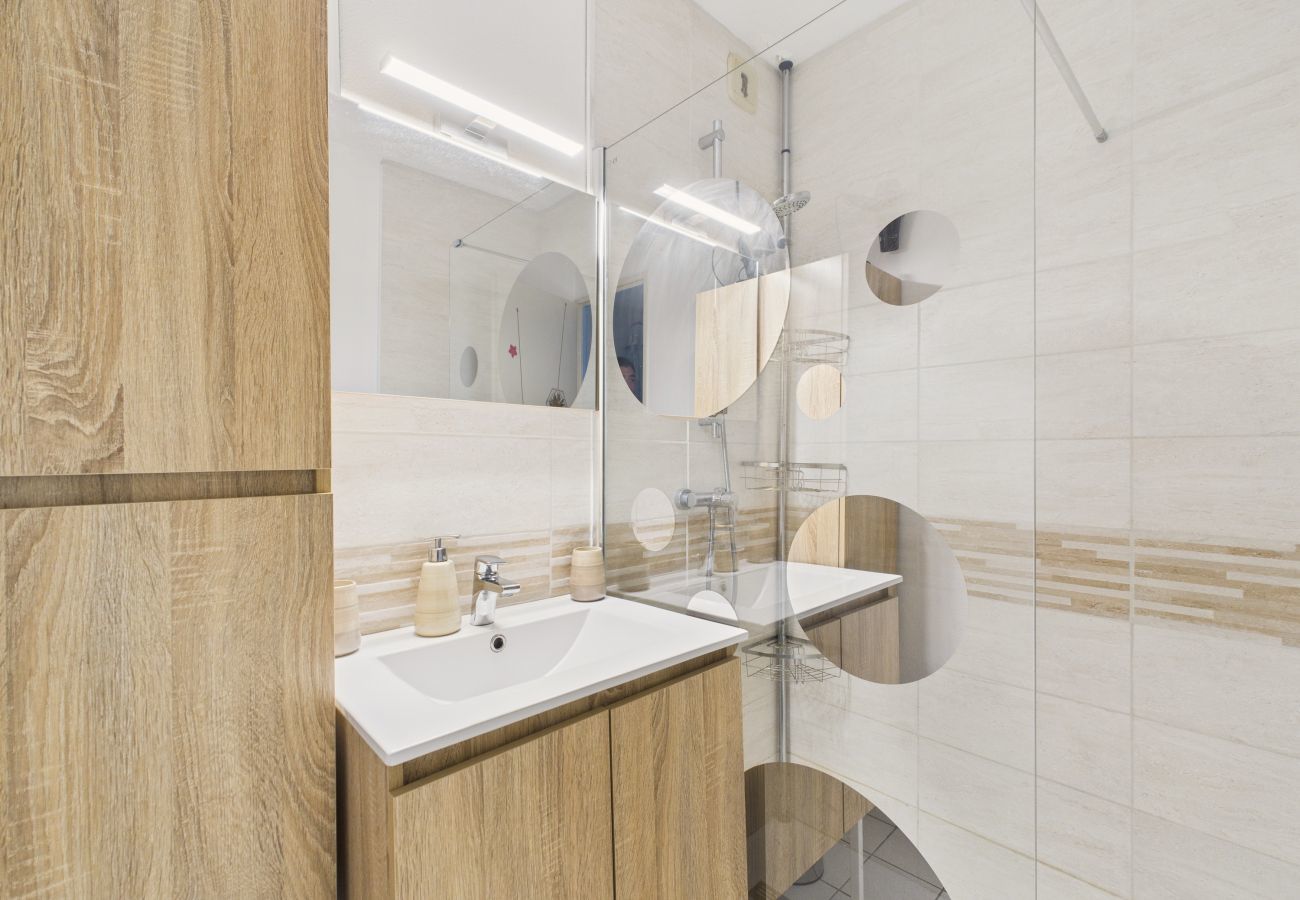 Apartamento en Saint-Gilles-Croix-de-Vie - Apartamento con vistas al mar, 2 adultos 2 niños