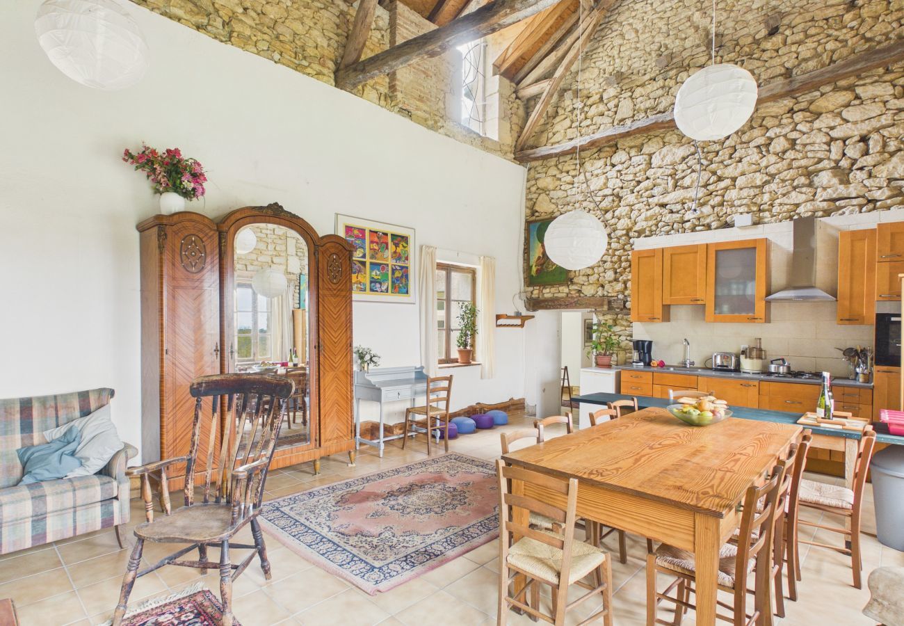 Casa rural en Fanlac - Casa típica para 11 con piscina y jardín