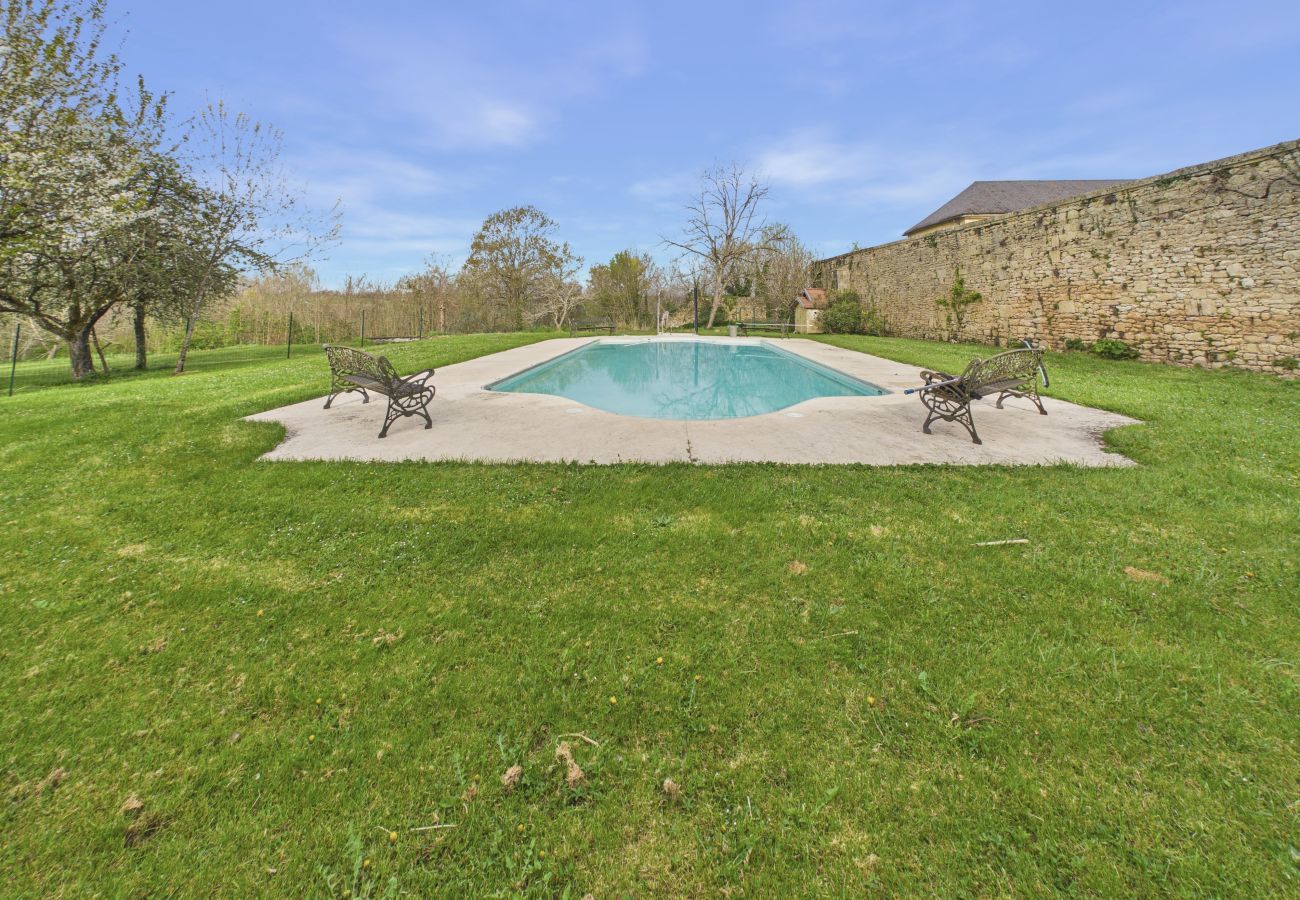 Casa rural en Fanlac - Casa con gran terraza y jardín para 9