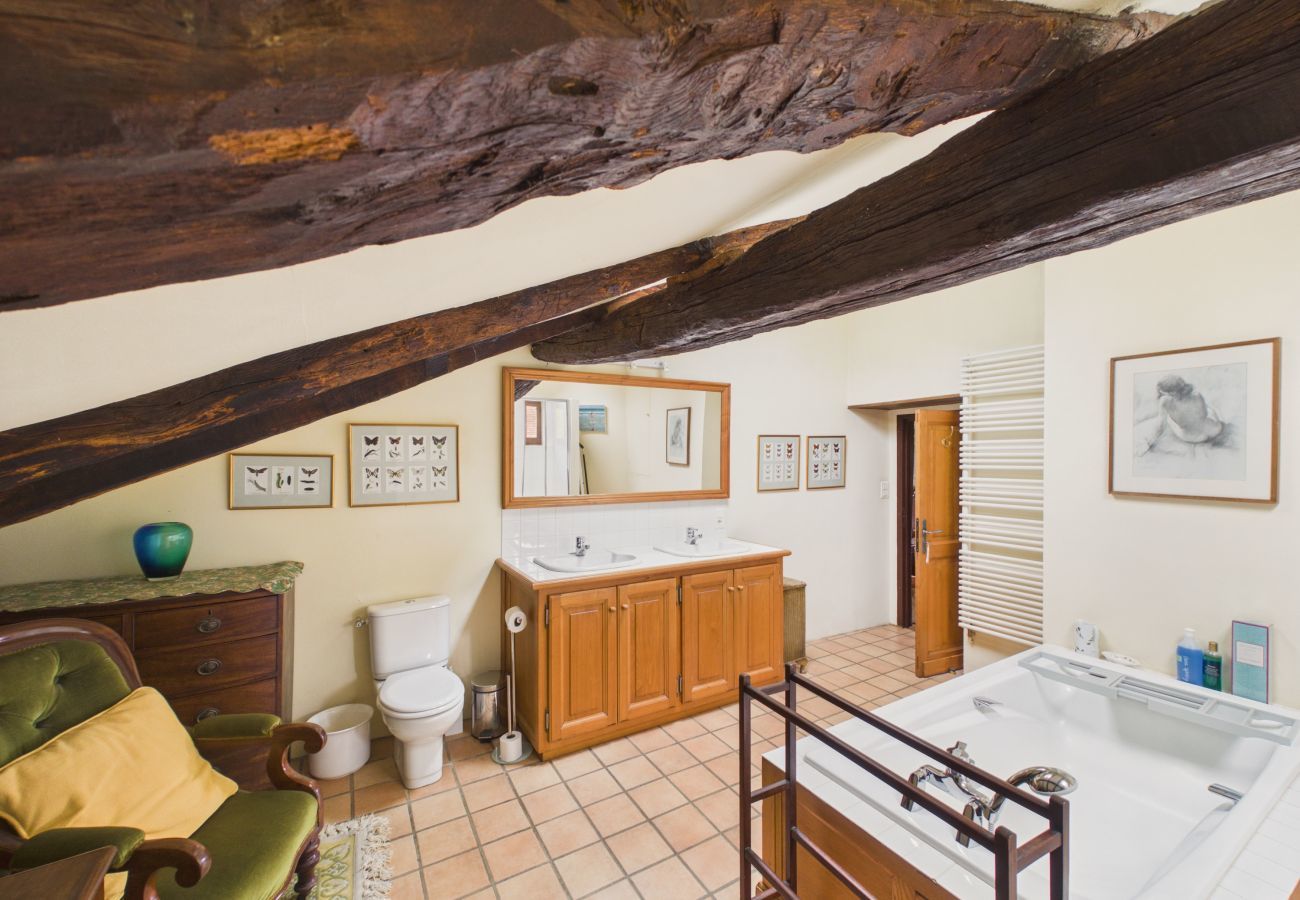 Casa en Urval - Encantadora casa con piscina para 8 personas