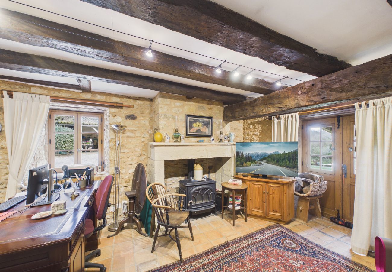 Casa en Urval - Encantadora casa con piscina para 8 personas