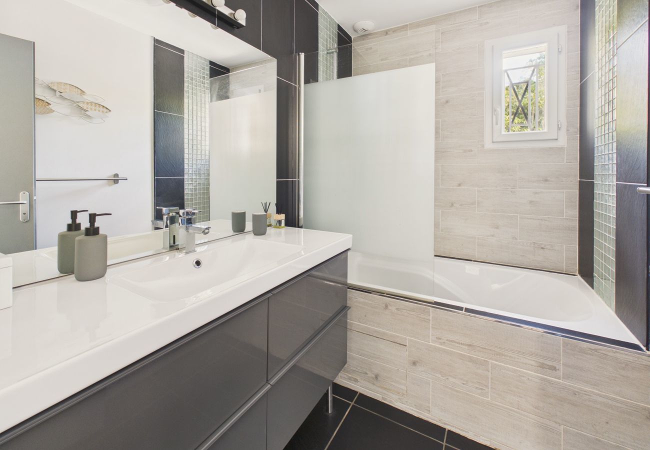 Casa en Andernos-les-Bains - Casa con jacuzzi y gran jardín – 6 personas