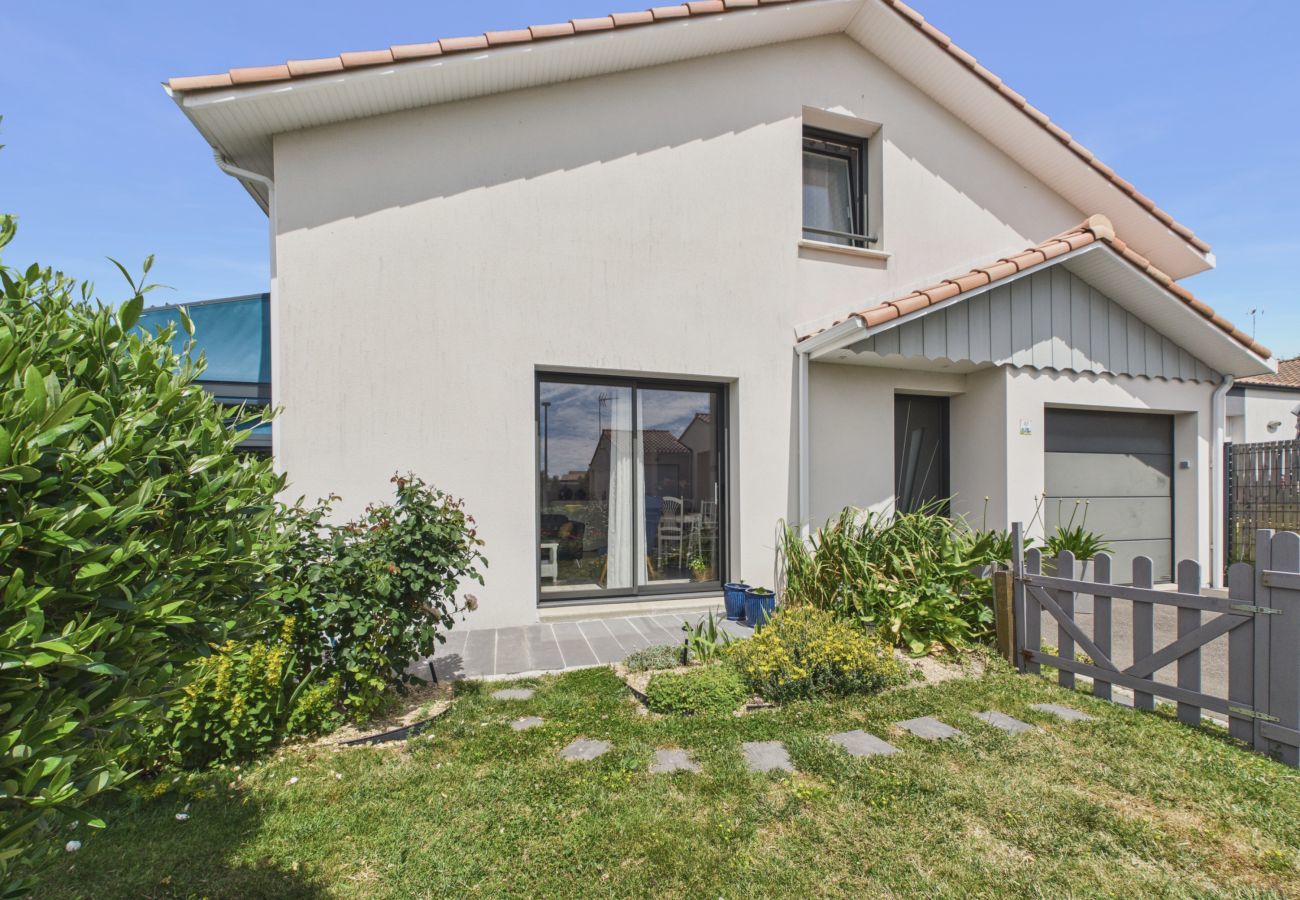 Casa en Saint-Michel-Chef-Chef - Casa con jardín, 7 adultos y 1 niño