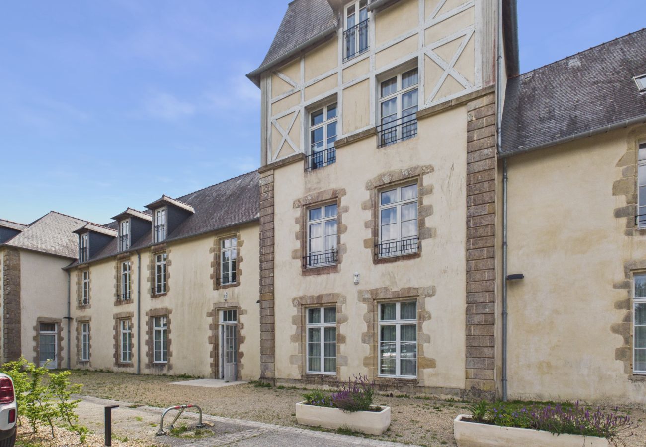 Apartamento en Baden - Apartamento en castillo con piscina – 4 personas