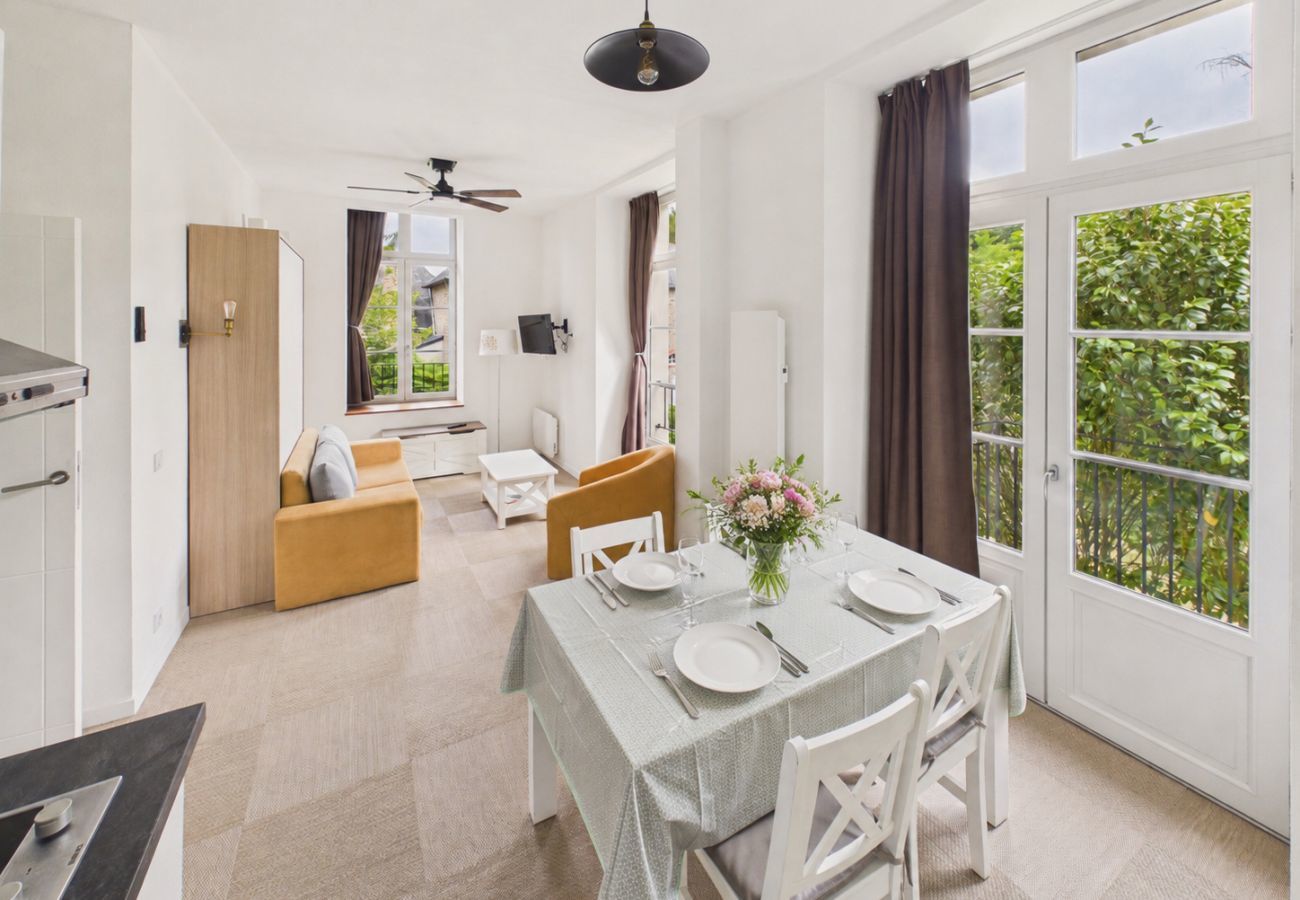 Apartamento en Baden - Apartamento en castillo con piscina – 4 personas