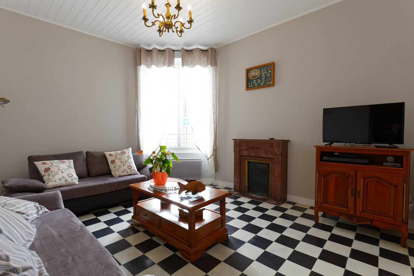  à Beauvoir-sur-Mer - En plein centre, jolie maison pour 6 avec jardin 