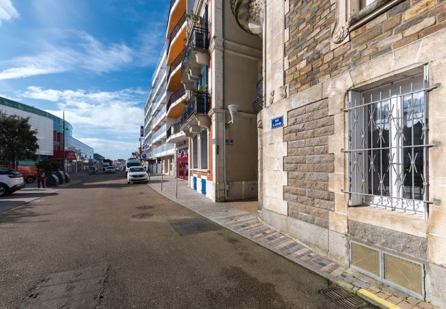 Appartement à Les Sables-d´Olonne - À 150m de la Grande Plage des Sables d'Olonne Appartement à Les Sables-d´Olonne - À 150m de la Grande Plage des Sables d'Olonne