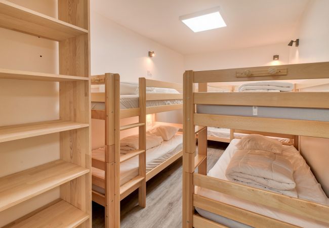Appartement à Genos - À 80m des pistes, bel appartement pour 15 Appartement à Genos - À 80m des pistes, bel appartement pour 15