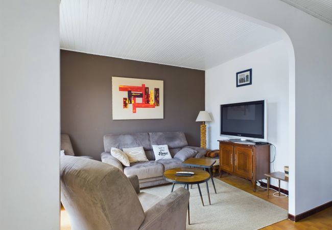 Maison à Brem-sur-Mer - Nature et découverte pour 8 personnes à Brem  Maison à Brem-sur-Mer - Nature et découverte pour 8 personnes à Brem