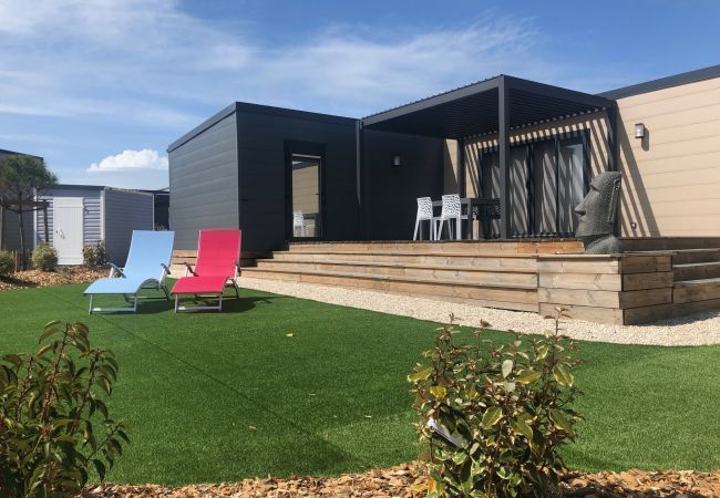 Chalet à Bretignolles-sur-Mer - Vacances à 6 dans un domaine avec piscine chauffée Chalet à Bretignolles-sur-Mer - Vacances à 6 dans un domaine avec piscine chauffée