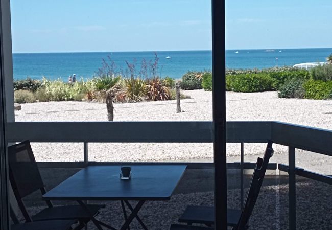 Appartement à Saint-Gilles-Croix-de-Vie - Front de mer et vue sur océan - Séjour pour 4 Appartement à Saint-Gilles-Croix-de-Vie - Front de mer et vue sur océan - Séjour pour 4