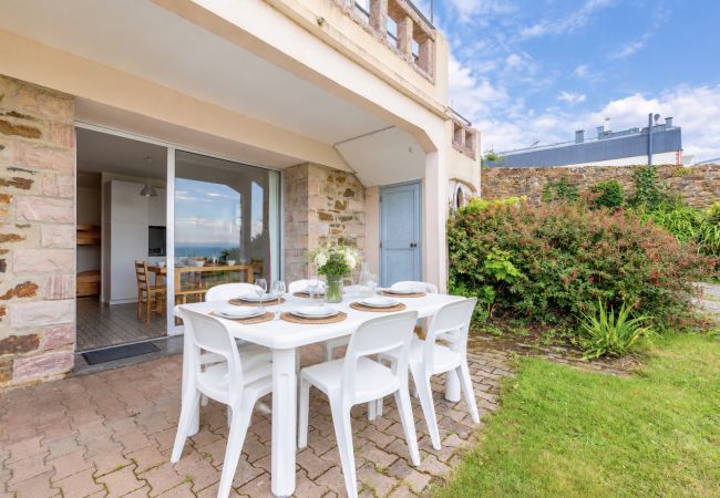 Studio à Pléneuf-Val-André - Terrasse et vue mer à Pléneuf-Val-André