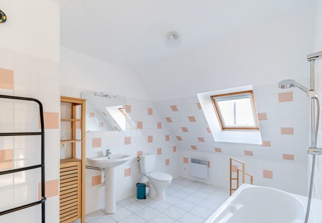 Maison à Erquy - Maison pour 6 à Erquy - Piscine collective Maison à Erquy - Maison pour 6 à Erquy - Piscine collective