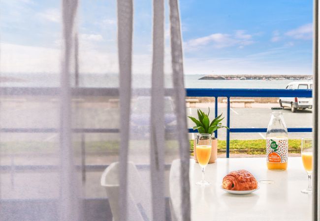 Appartement à Erquy - Face mer à 85m plage - appart 2 adultes 2 enfants Appartement à Erquy - Face mer à 85m plage - appart 2 adultes 2 enfants