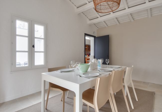 Maison à Noirmoutier-en-l´Ile - 8 adultes - 2 enfants - Marais salants et plages Maison à Noirmoutier-en-l´Ile - 8 adultes - 2 enfants - Marais salants et plages